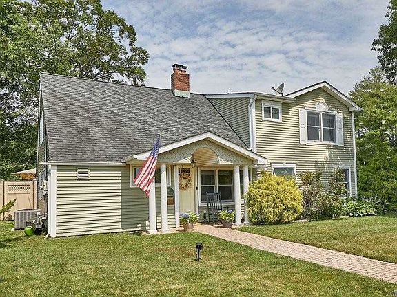 2nd image of 140 Willowood Dr