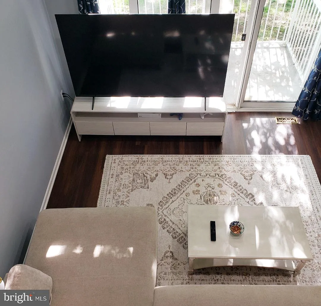 2 bed, 2.5 bath, 1307 sqft, $3,150 — Photo 4