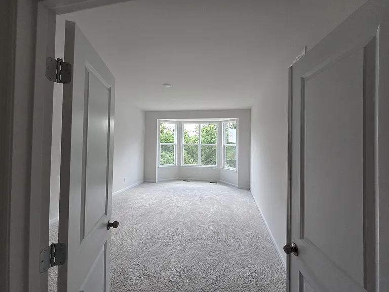 140 Sterling Dr — Photo 32