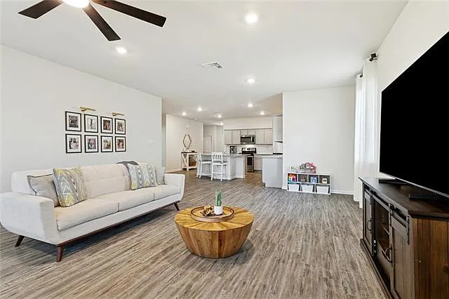 5180 Clarkston Grove Dr — Photo 3