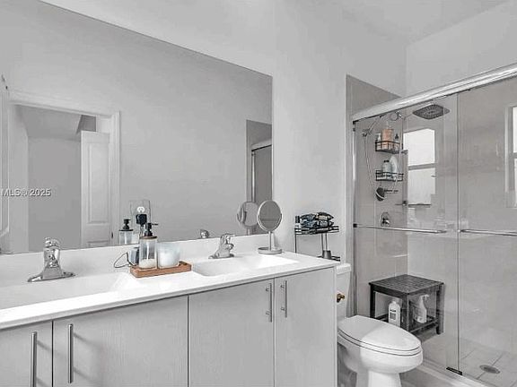 Double sink Walk-in Shower Private bathroom