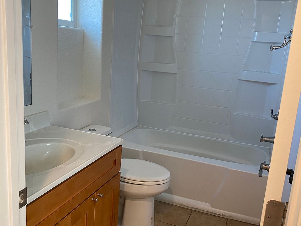 1st image of 739 Corinthia Dr