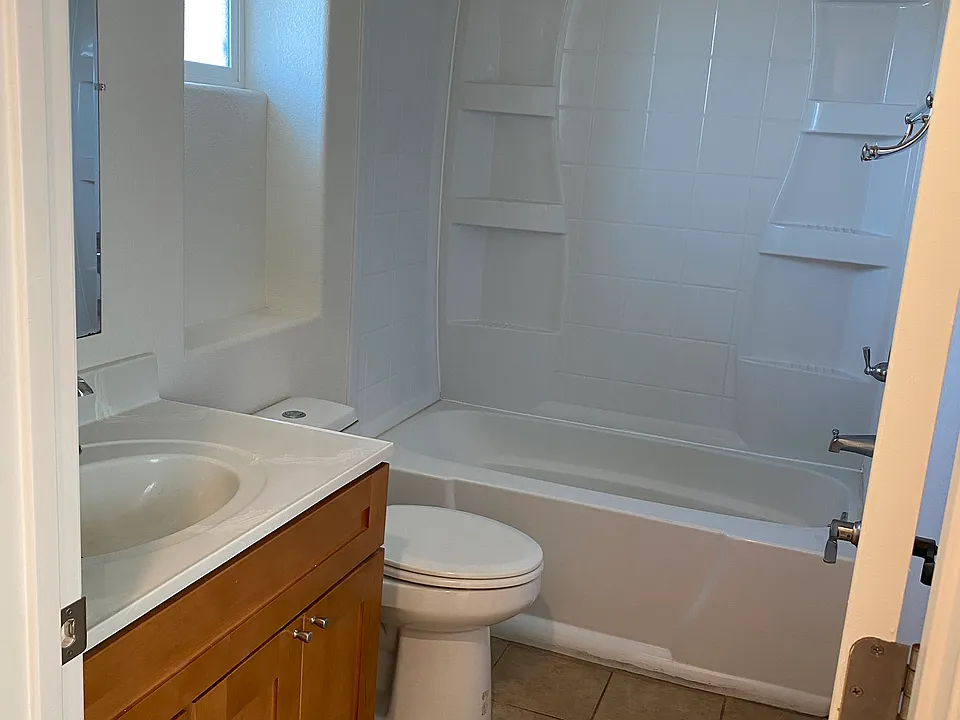 739 Corinthia Dr