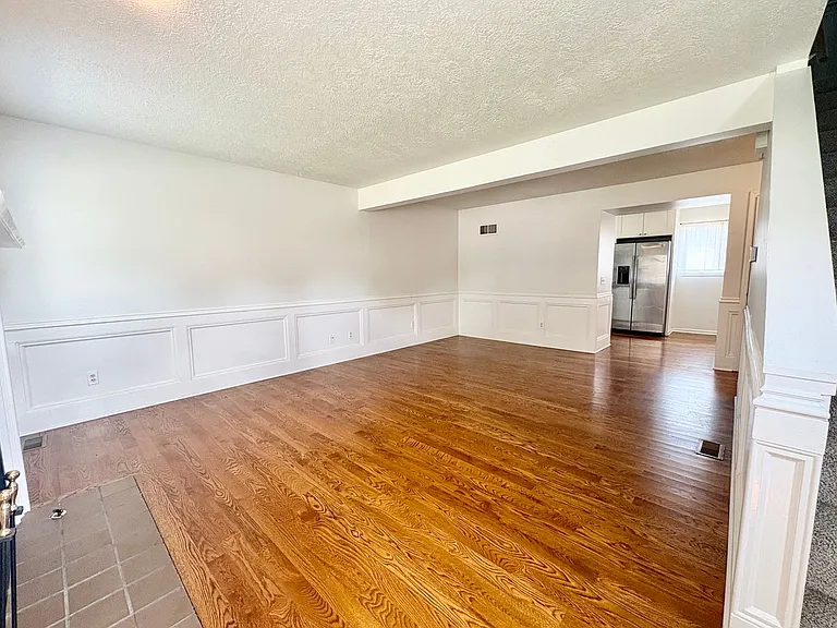 4420 Jarboe St — Photo 6