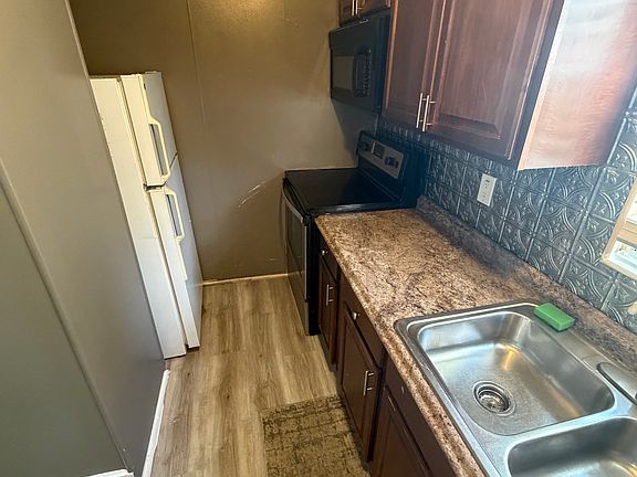 2nd image of 431 Leconey Ave #A
