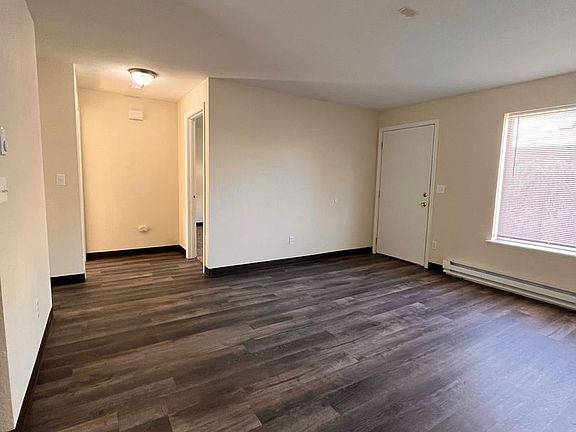 4th image of 1408 Cherry Ave #B