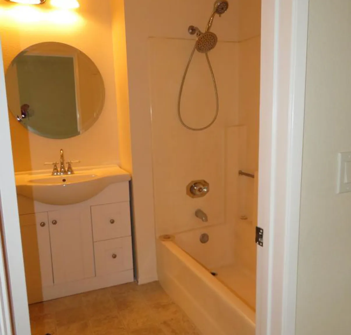 2 bed, 2.5 bath, 1212 sqft, $3,395 — Photo 4