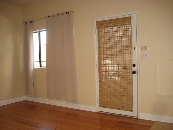 2nd image of 735 Manhattan Ave APT 5