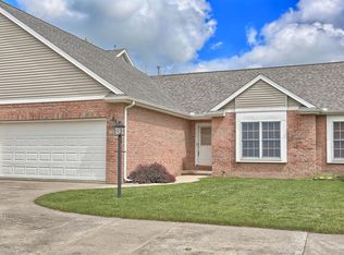 204 N Lake Of The Woods Rd #204, Mahomet, IL 61853