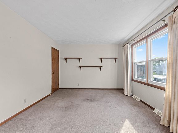5th image of 53731 Pine Tree Ct