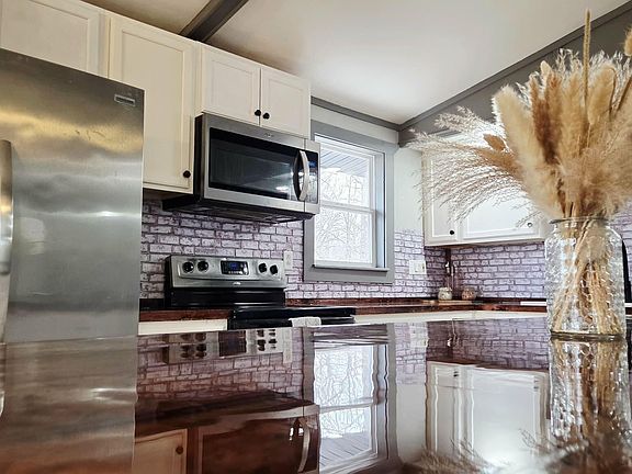 2nd image of 122 Vfw Road