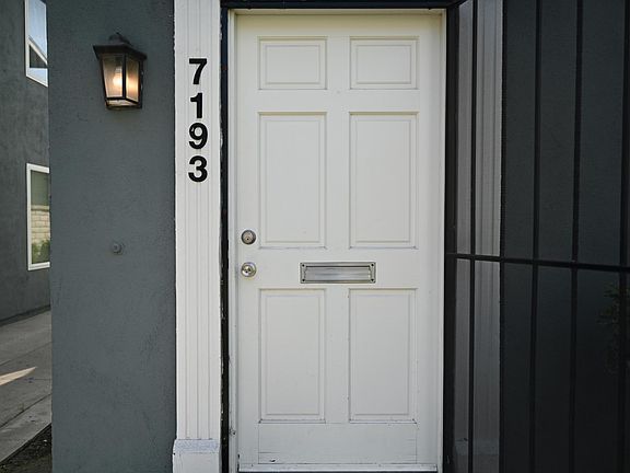 3rd image of 7193 Santa Isabel Cir