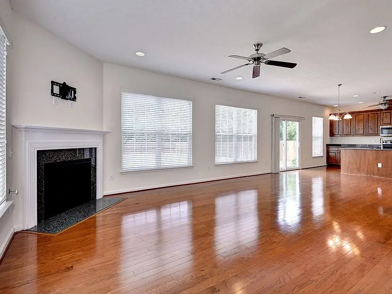 4688 Yeardley Loop — Photo 10