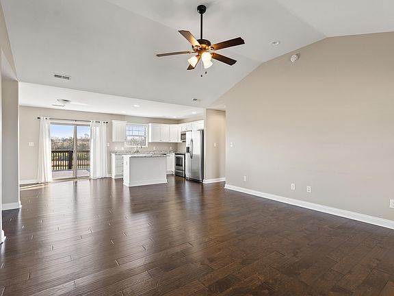3rd image of 534 Southern Cross Dr