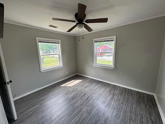 4th image of 4922 Cameron Ln
