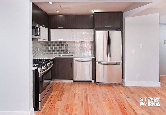 4th image of 670 Halsey St #2A