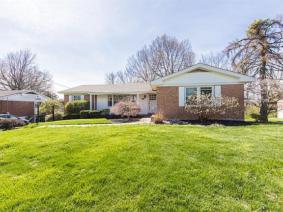 2nd image of 1013 Pineknot Dr