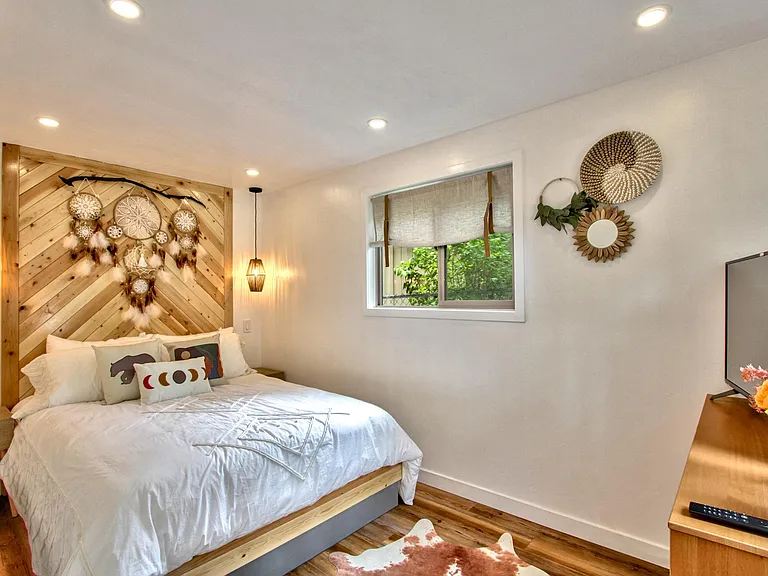 426 Maple Ln — Photo 14