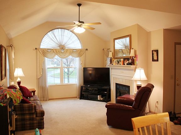 4th image of 13 Foxgate Cir E