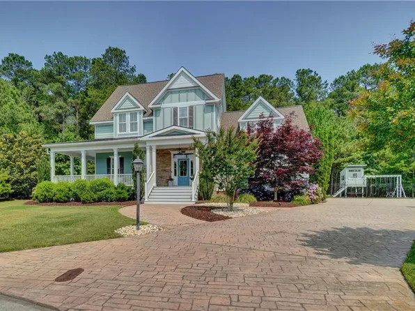 2201 Cancun Ct, Virginia Beach, VA 23456