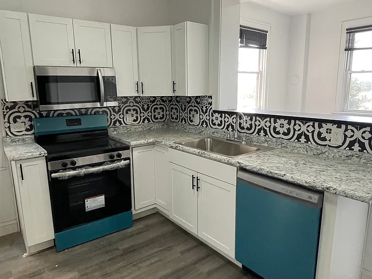 119 Margaret St — Photo 2