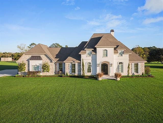 1st image of 121 Highland Crest Dr