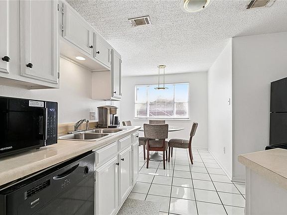 2nd image of 4445 Perkins St APT 306