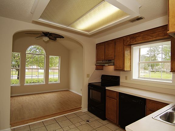 Kitchen and eat-in area