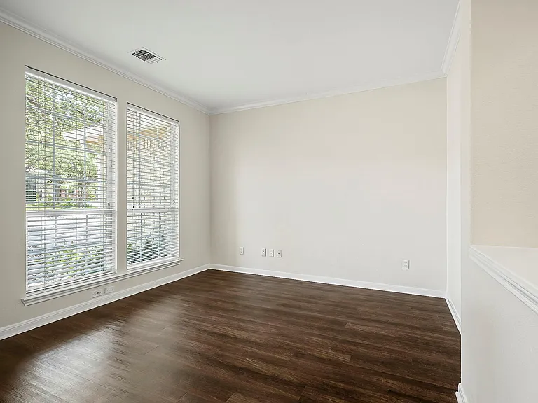 6921 Auckland Dr — Photo 15