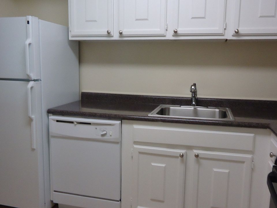1st image of 15 Kensington Cir APT H