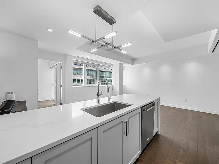 800 Avenue At Port Imperial #914 — Photo 16
