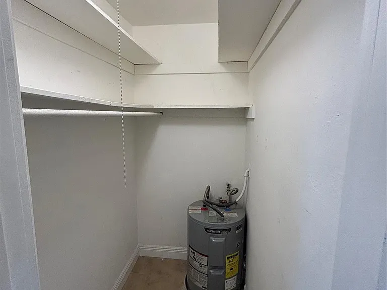 921 NE 17th Ave #2 — Photo 8