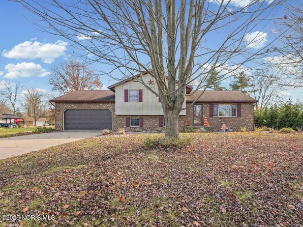 2167 N Kathy Ln, Genoa, OH 43430