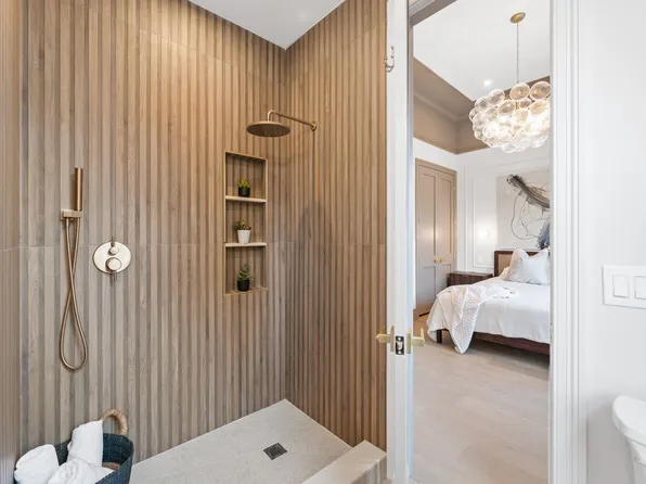 83 Liberty Place image 8 of 43