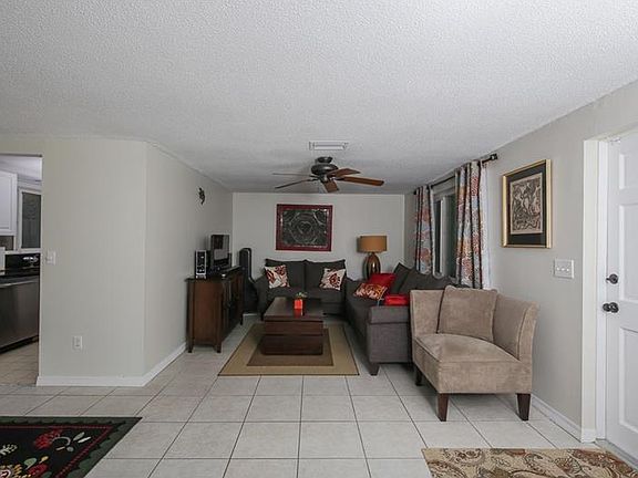 5th image of 2136 Worrington St