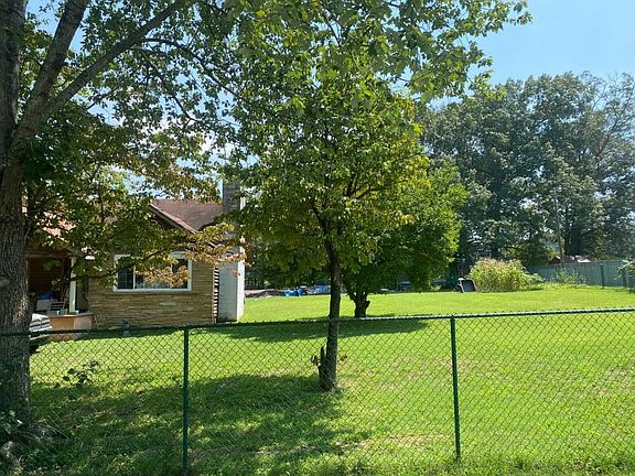 2nd image of 3214 Meadowrun Ln