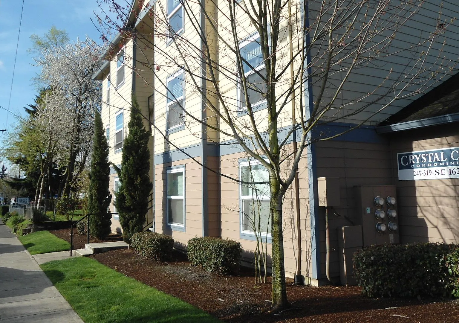 2 bed, 819 sqft, $1,450 — Photo 1