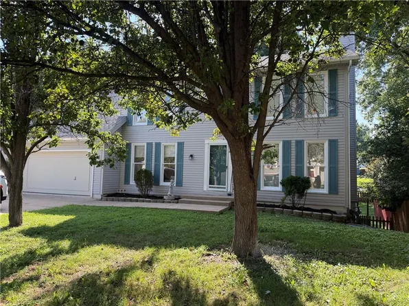 8706 N Troost Ave, Kansas City, MO 64155