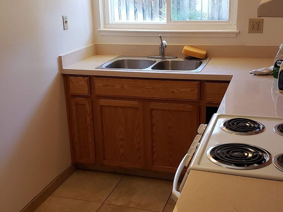 1st image of 3740 Underwood Dr APT 2