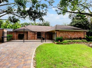10047 Briar Forest Dr, Houston, TX 77042
