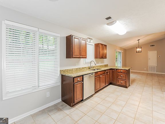 5th image of 129 Riverchase Dr