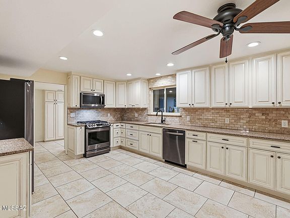 2nd image of 3520 N Calle Vistosa