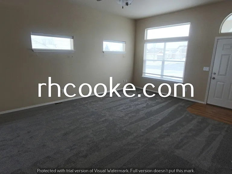 9204 N Oak St — Photo 10