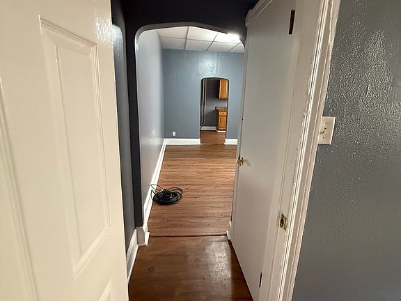 3rd image of 5731 Woodland Ave #1R
