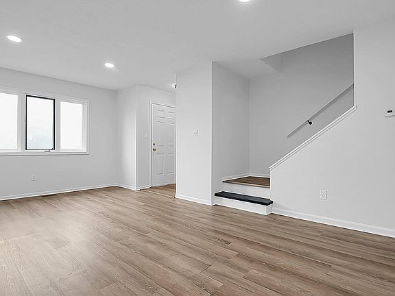 4th image of 3034 Acorn Ct