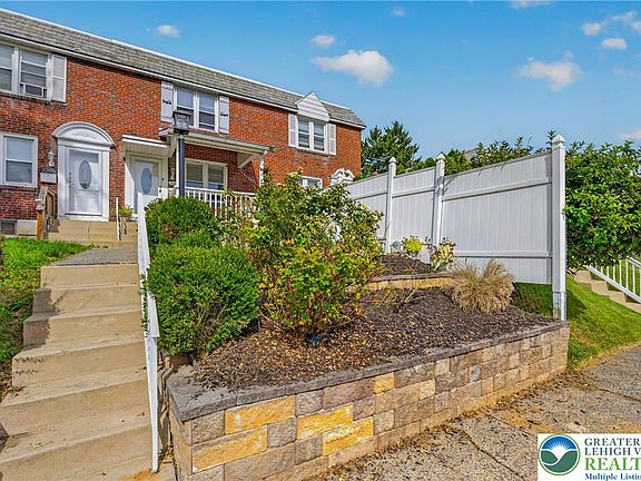 5th image of 2204 Baker Dr