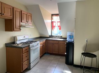 226 Brightman St APT 3, Fall River, MA 02720