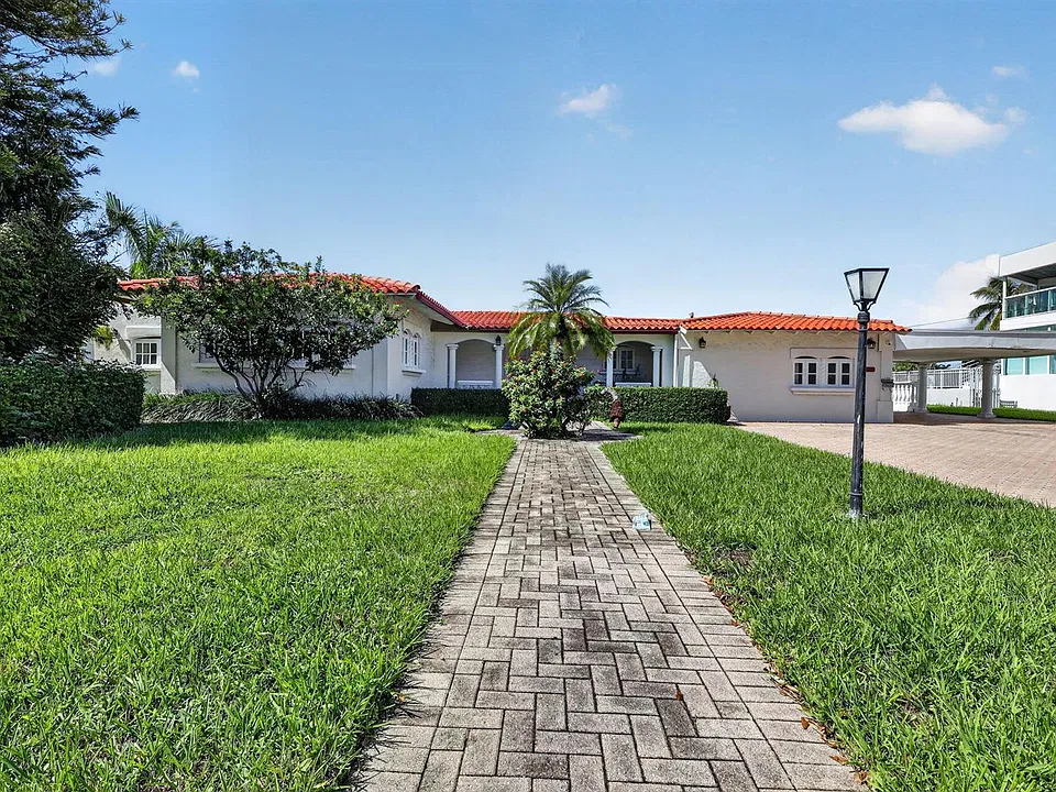 7500 W Treasure Dr