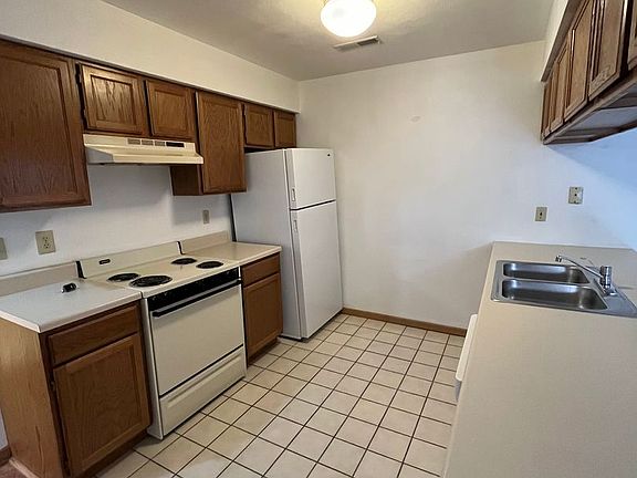 4th image of 4980 Pine Meadow Pkwy #4