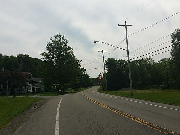 4th image of 590 Route 394